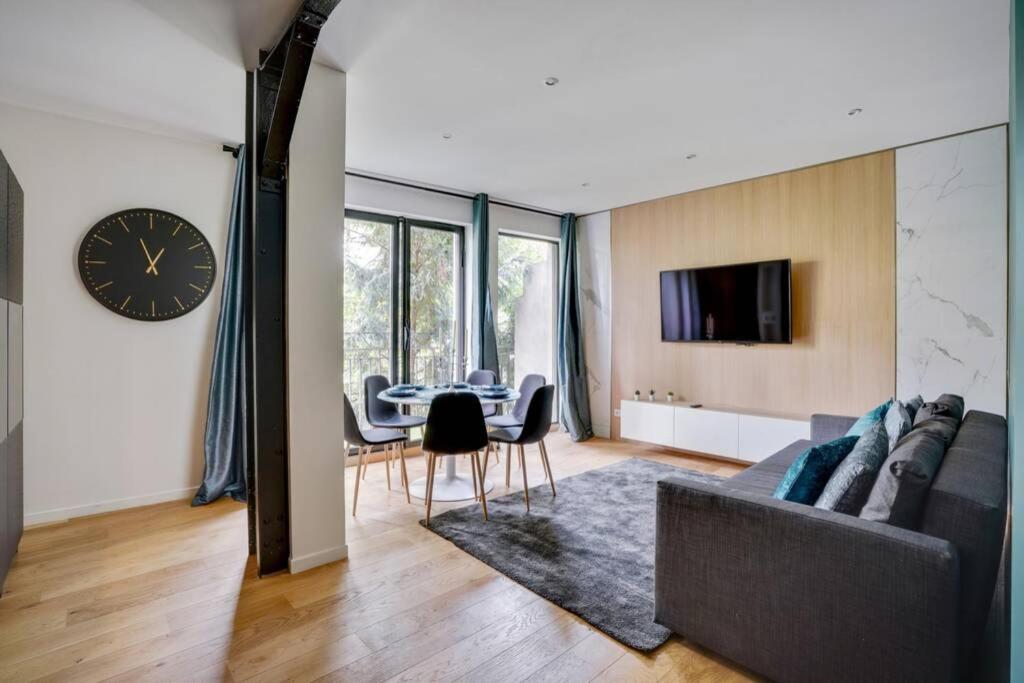 Suite Luxury Republique ปารีส ภายนอก รูปภาพ